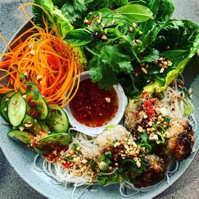  Bún Chả Xanh - Vietnamlı Yeşilliklerle Süslenmiş, Hafif ve Etli Bir Lezzet Şöleni!